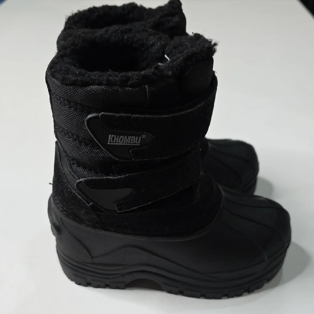 Khombu Black Insulated Snow Boots